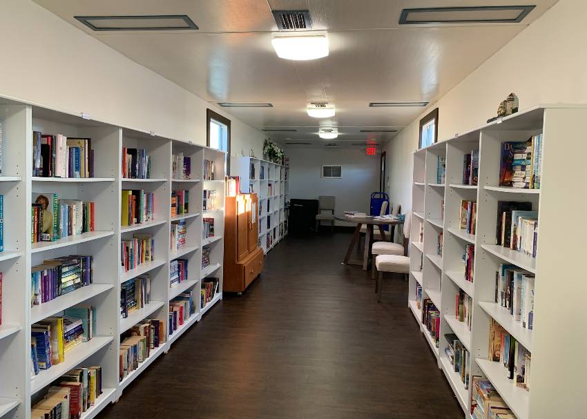 17 Larkspur Ave a Palmetto, FL Mobile or Manufactured Home for Sale